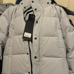 Men’s medium Wyndham Parka- Silverbirch